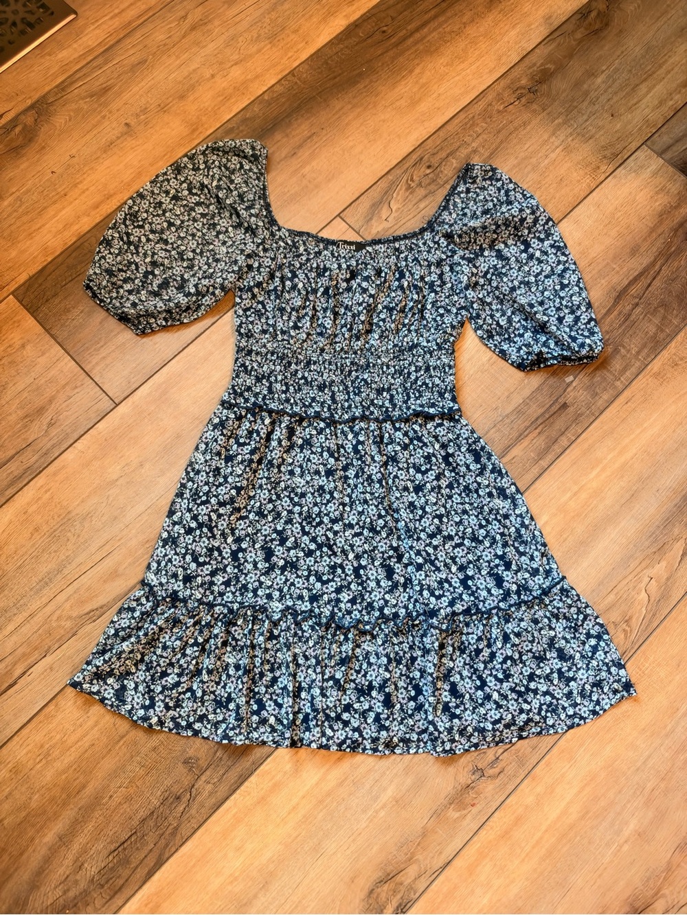 NWT Trixxi Navy Blue Floral Puff-Sleeve Dress Size Small